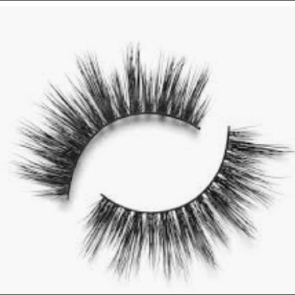 COPY - Lilly Lashes in the style Tease